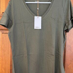 NWT Quince V-neck Olive Green T-shirt